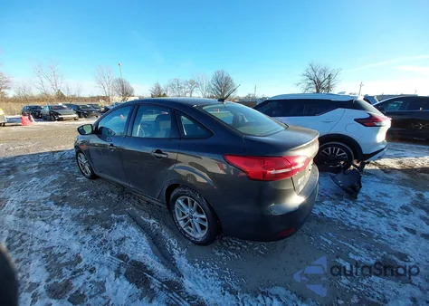 2016 Ford Focus Se z USA, uszkodzony, nr VIN 1FADP3F24GL314238